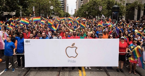 库克狂支持苹果员工为这事集体罢工上街骄傲游行 IT业界 第1张