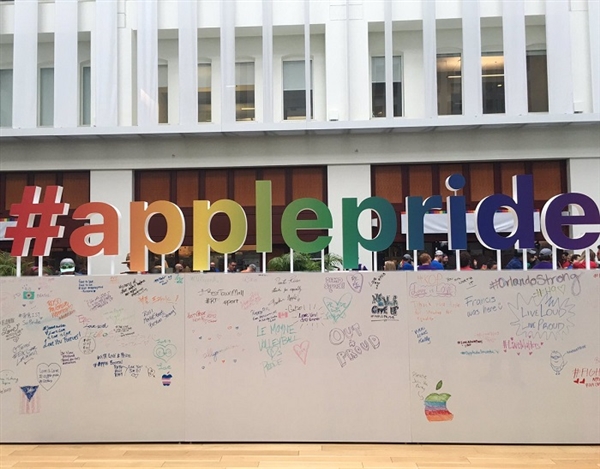 库克狂支持苹果员工为这事集体罢工上街骄傲游行 IT业界 第3张