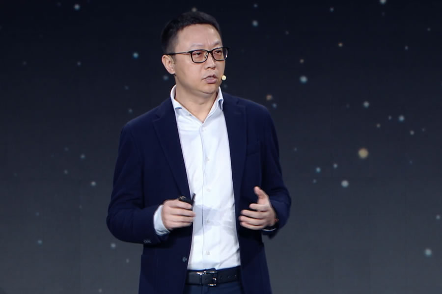 那个坐在马云身边的白衣少年，扛起了阿里云的未来 阿里云 科技大佬 站长故事 第3张