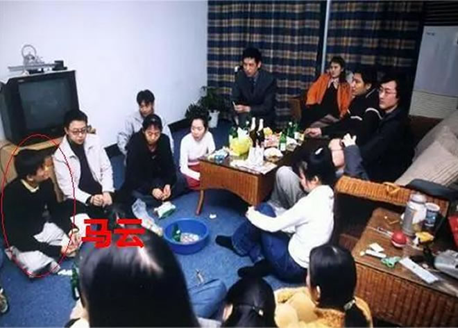 那个坐在马云身边的白衣少年，扛起了阿里云的未来 阿里云 科技大佬 站长故事 第1张