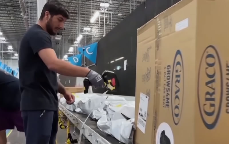 亚马逊暴赚了还裁3万人 亚马逊暴赚了还裁3万人